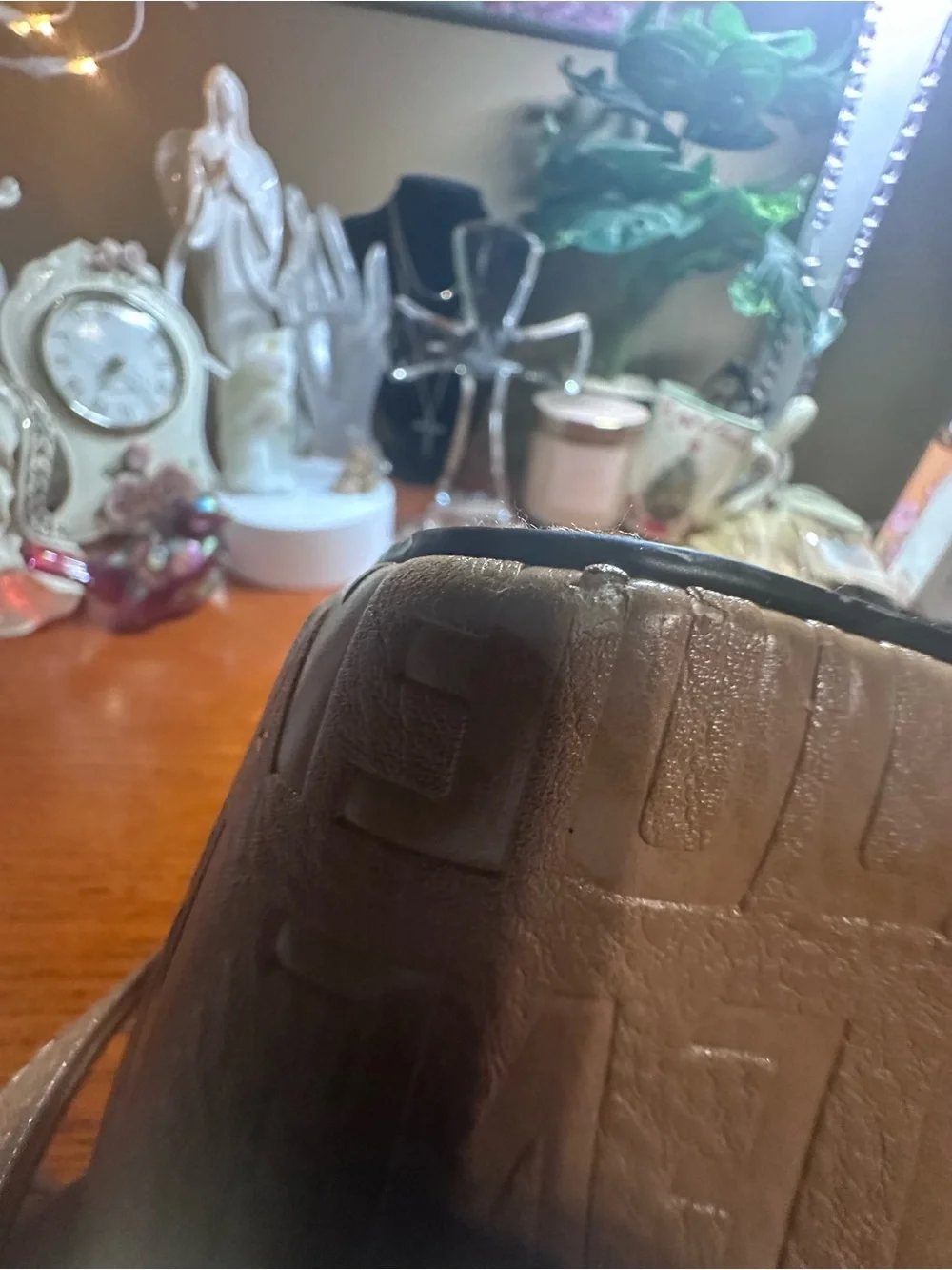 Steve Madden Tan Embossed Crossbody Bag with Gold Chain GUC